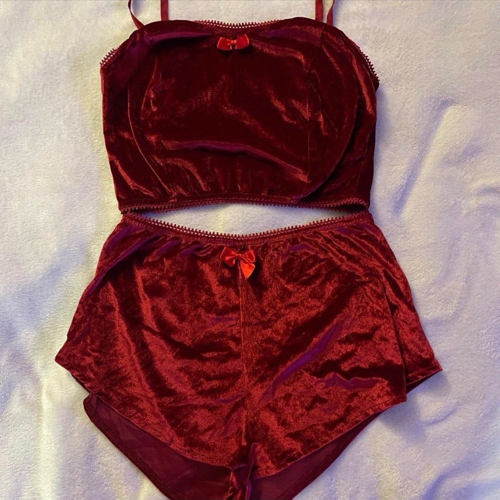 Elegant Velvet Burgundy Sleepwear Set